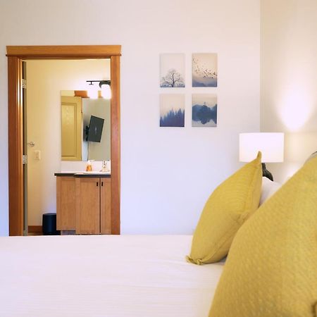 Ferienwohnung Mtn View Escape With King Size Bed With Outdoor Pool - Banff Pass Included! Canmore Exterior foto