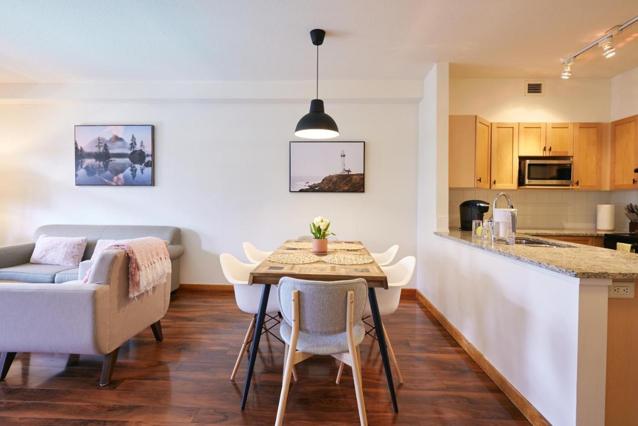 Ferienwohnung Mtn View Escape With King Size Bed With Outdoor Pool - Banff Pass Included! Canmore Exterior foto